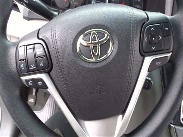 Toyota Sienna 2017 photo 12